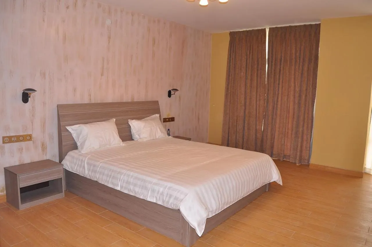 River-view apartments (Luxury) 0*, Addis-Abeba